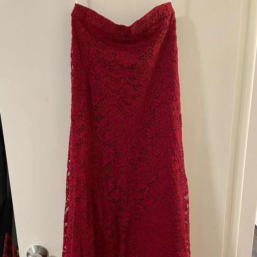 Maroon high waisted skirt